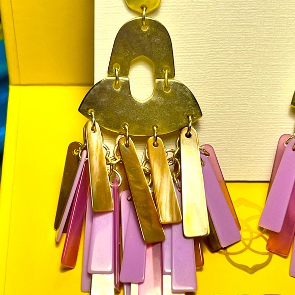 NWOT Kendra Scott Kitty Earrings Pink, Lavender & Pearl Mix Yellow Gold PERFECT! - Picture 5 of 13